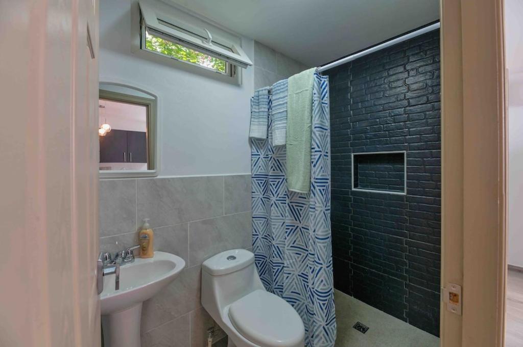 Cozy Beach Villa At The Shores 5 Minutes From The Beach West End Extérieur photo