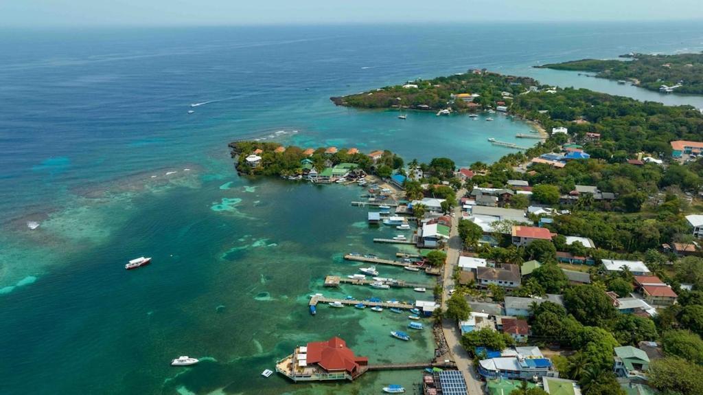 Cozy Beach Villa At The Shores 5 Minutes From The Beach West End Extérieur photo
